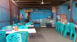 Warung bakso babi di Jalan Alpukat sepi pengunjung, Rabu (5/5)