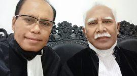 Marianus Gaharpung dan Nicko Rihi selaku penasihat hukum terdakwa Nicko Rihi