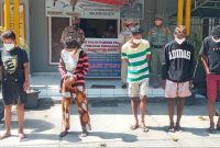 Inilah 5 orang yang digebrek dari sebuah kontrakan di Kelurahan Kota Uneng, Kamis (3/6)