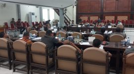Suasana Rapat Kerja antara DPRD Sikka dan Bupati Sikka tentang pinjaman daerah, Selasa (15/6)