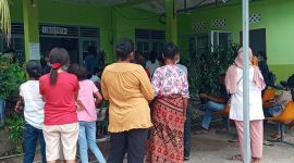 Suasana pengambilan rapid antigen di Labkesda Dinkes Sikka, Jumat (25/6) lalu

