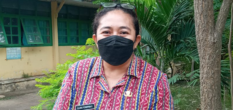 Jurubicara Satgas Covid Sikka Bidang Kesehatan Clara Francis