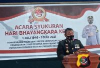 Kapolres Sikka AKBP Sajimin menyampaikan sambutan pada acara syukuran HUT Bhayangkara, Kamis (1/7)