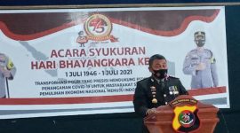 Kapolres Sikka AKBP Sajimin menyampaikan sambutan pada acara syukuran HUT Bhayangkara, Kamis (1/7)