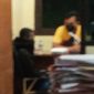 Penyidik sedang mengambil keterangan dari seorang pemuda di Maumere yang menantang ganasnya Covid, Jumat (23/7) malam  