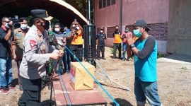 Kapolda NTT Irjen Pol Lotharia Latif saat dialog dengan Yunus Atabara, Selasa (27/7)