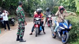 Penegakkan disiplin protokol kesehatan di Kecamatan Doreng, Jumat (16/7) (foto: istimewa)