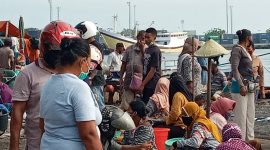 Suasana TPI Alok pada saat PPKM Level 4 pekan lalu