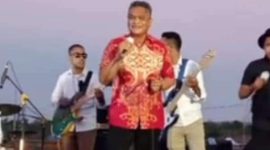 Bupati Sikka pada acara di Pulau Semau, Jumat (27/8) (foto: istimewa)
