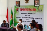 Suasana penandatangan PKS pinjaman daerah secara virtual di ruang kerja Bupati Sikka, Rabu (4/8) (foto: istimewa)