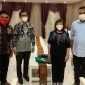Andreas Hugo Parera mendampingi Rektor Unpar Bandung Mangadar Situmorang bertemu Bupati Sikka