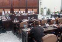 Suasana rapat anggaran PPAS 2022 beberapa hari lalu antara Banggar DPRD Sikka dan  TAPD
