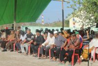 Warga masyarakat Desa Gunung Sari saat menghadiri upacara HUT Kemerdekaan RI belum lama ini (foto: istimewa)