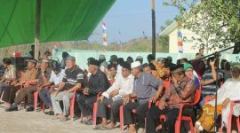 Warga masyarakat Desa Gunung Sari saat menghadiri upacara HUT Kemerdekaan RI belum lama ini (foto: istimewa)