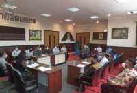 Pelaksana Harian Kejari Sikka Henderina Malo memimpin Rapat Koordinas Pakem, Jumat (17/9) (foto: istimewa)
