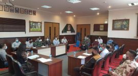 Pelaksana Harian Kejari Sikka Henderina Malo memimpin Rapat Koordinas Pakem, Jumat (17/9) (foto: istimewa)
