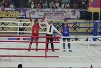 Susanti Ndapataka merebut medali emas muaythai kelas 60 kilogram putri, Minggu (3/10) di GOR STT Gidi Sentani Jayapura (foto: istimewa)