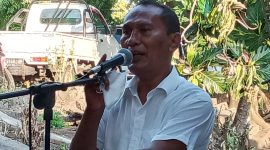Calon Bupati Sikka Flori Mekeng saat deklarasi sebagai Calon Bupati Sikka, Kamis (7/10)