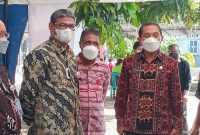 Deputi Bidang Sistem Informasi Kepegawaian BKN Suharmen memantau pelaksanaan CPNSD di Kabupaten Sikka, Selasa (12/10)