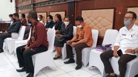 Pejabat eselon dua menghadiri sidang paripurna di DPRD Sikka, Kamis (21/10) 