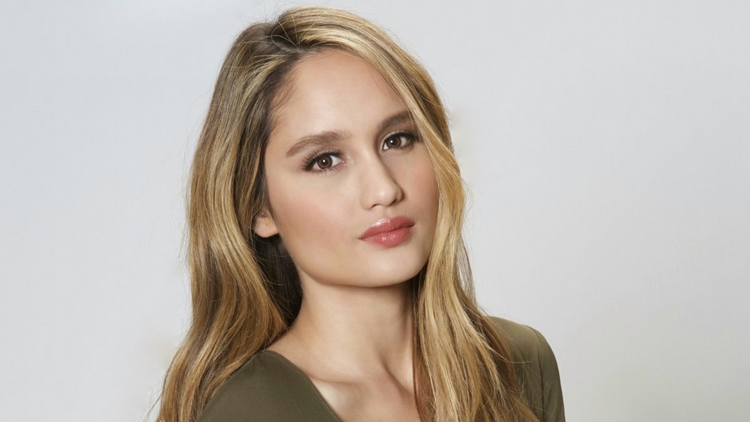 Cinta Laura