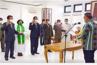 Bupati Sikka melantik pejabat tinggi pratama, Selasa (19/10) (foto: istimewa)