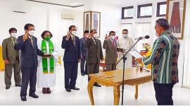 Bupati Sikka melantik pejabat tinggi pratama, Selasa (19/10) (foto: istimewa)