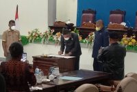 Bupati Sikka menandatangani nota kesepakatan PPAS Tahun 2022, Selasa (5/10) malam