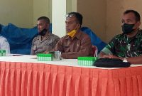 Sekretaris BPBD Sikka Paskalis Paseli membuka rapat koordinasi FPPB Sikka di Aula BPBD Sikka, Selasa (21/12)