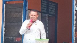 Kepala BPBD Sikka Mohammad Daeng Bakir berbicara pada acara perpisahan, Rabu (22/12)