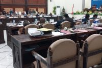 Suasana paripurna penetapan APBD 2022, Jumat (31/12)