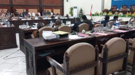 Suasana paripurna penetapan APBD 2022, Jumat (31/12)