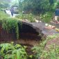 Kondisi ruas jalan Hepang-Sikka yang nyaris putus, Kamis (6/1)
