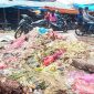 Penampakan sampah pada salah satu titik di Pasar Alok, Rabu (12/1)
