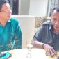 Ketua DPRD Sikka Donatus David (kanan) bersama Frangky Tanimena