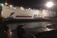 KM Dharma Rucitra VII bersandar di Pelabuhan Laurens Say, Senin (10/1)