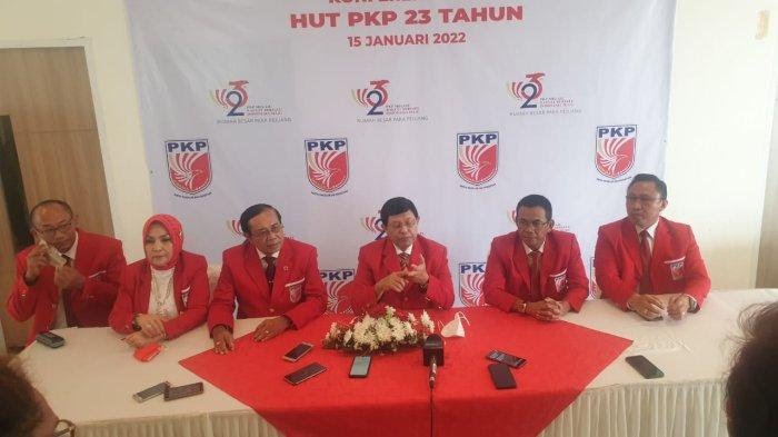 Ketua Umum DPN PKP Yussuf Solichien memberikan keterangan kepada wartawan, Sabtu (15/1)