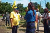 Melchias Markus Mekeng, anggota Fraksi Partai Golkar DPR RI tiba di Kantor Yayasan Bapa Bangsa, Senin (14/2)