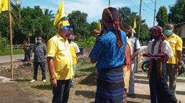 Melchias Markus Mekeng, anggota Fraksi Partai Golkar DPR RI tiba di Kantor Yayasan Bapa Bangsa, Senin (14/2)