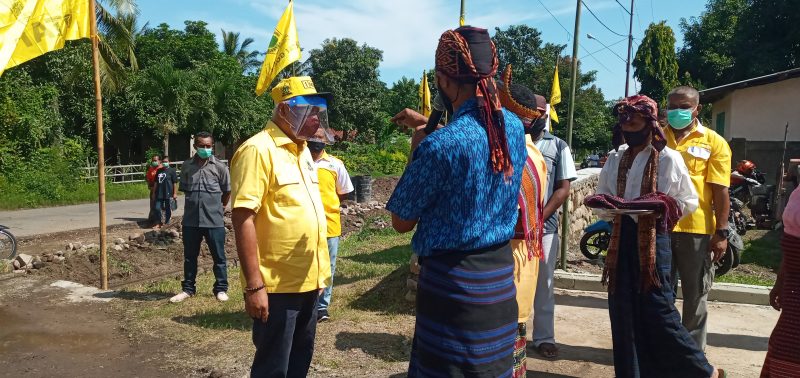 Melchias Markus Mekeng, anggota Fraksi Partai Golkar DPR RI tiba di Kantor Yayasan Bapa Bangsa, Senin (14/2)
