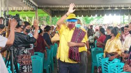 Wakil Ketua Umum Partai Golkar Melchias Markus Mekeng saat kunjungan di Maumere belum lama ini