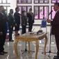 Bupati Sikka melantik pejabat administrator di lingkup Pemkab Sikka, Senin (23/2)