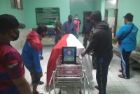 Jasad prajurit Lanal Maumere saat masih berada di RSUD TC Hillers Maumere (foto: istimewa)