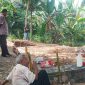 Monitoring Komisi 2 DPRD Sikka ke lokasi proyek jaringan air minum IKK Nita, Senin (7/3)