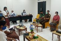 Wakil Bupati Sikka memimpin rapat persiapan Panitia Pilkades Serentak Tahun 2022 Tingkat Kabupaten, Kamis (10/3)