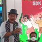 Duta Baca Indonesia Gola Gong saat kunjungan ke SDK Maria Ferrari, Selasa (22/3)