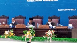 Wabup Sikka menghadiri sidang paripurna, Rabu (23/3), yang akhirnya ditunda