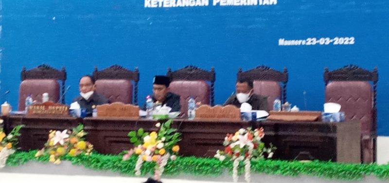 Wabup Sikka menghadiri sidang paripurna, Rabu (23/3), yang akhirnya ditunda