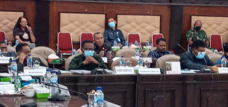 Suasana sidang paripurna LKPJ TA 2021, Rabu (23/3) malam, sidang ditunda karena ketidakhadiran Bupati Sikka 