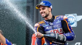 Miguel Oliveira merayakan kemenangan 